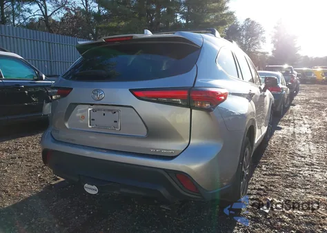 2022 Toyota Highlander Xle z USA, uszkodzony, nr VIN 5TDGZRBH2NS568220